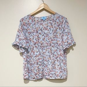 CeCe • blue floral v-neck button down blouse | size large